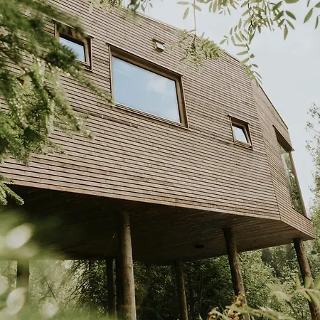 Laagen Lodge *