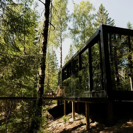 Laagen Lodge